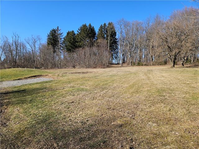 908 New Castle Rd, Franklin Twp, PA 16001