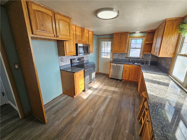 908 New Castle Rd, Franklin Twp, PA 16001