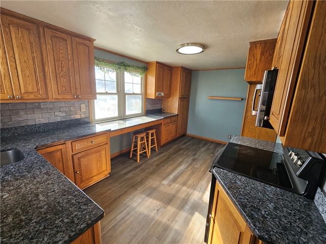 908 New Castle Rd, Franklin Twp, PA 16001