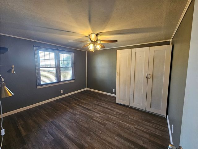 908 New Castle Rd, Franklin Twp, PA 16001