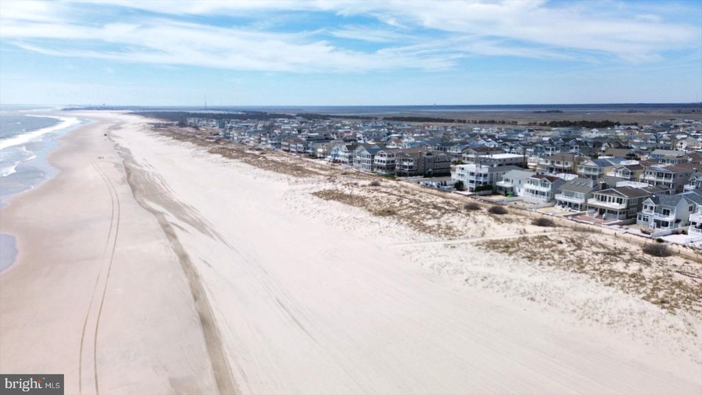 Image 3 of property listing at 5441 CENTRAL AVE, Ocean City, NJ 08226