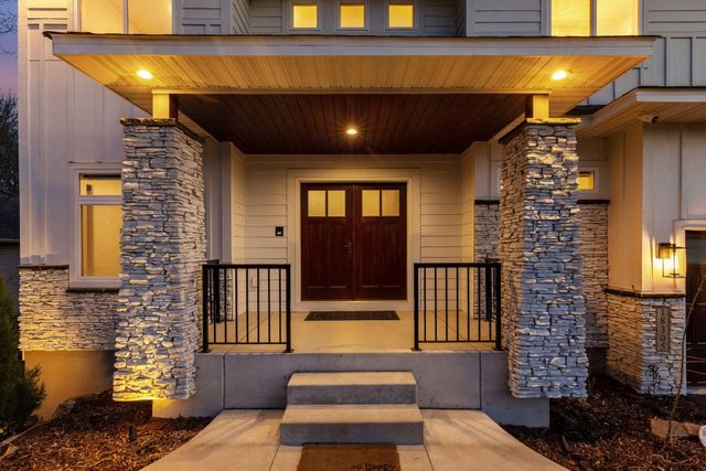 18305 Dove Court, Eden Prairie, MN 55347