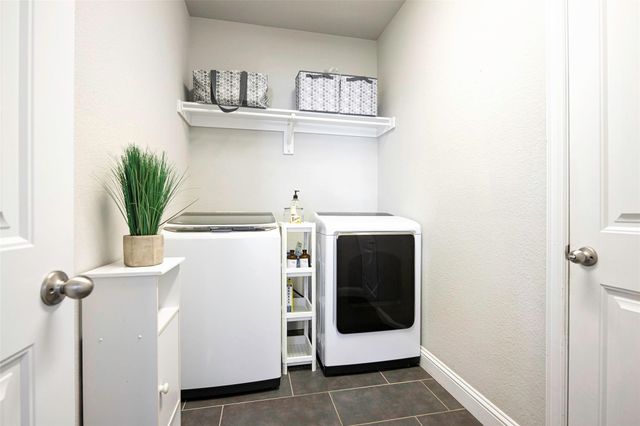 933 Spring Falls Drive, Mckinney, TX 75071