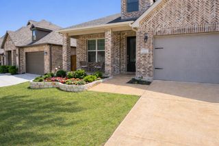 933 Spring Falls Drive, Mckinney, TX 75071