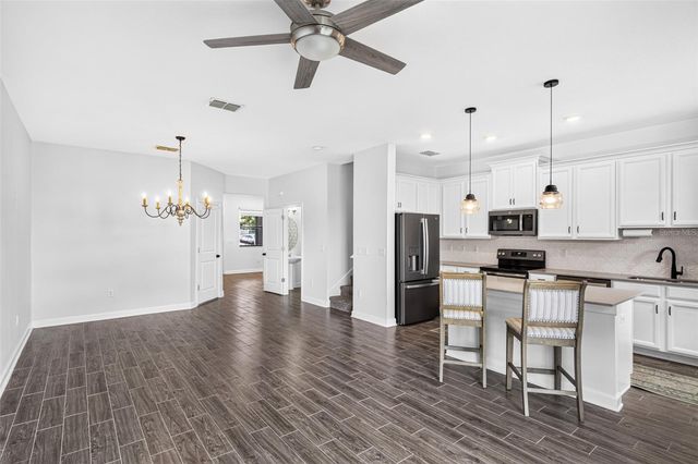 1302 ROYAL ST GEORGE BOULEVARD 1302, Davenport, FL 33896