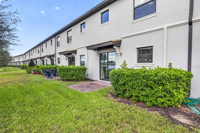 1302 ROYAL ST GEORGE BOULEVARD 1302, Davenport, FL 33896