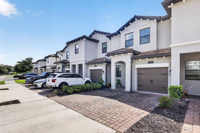 1302 ROYAL ST GEORGE BOULEVARD 1302, Davenport, FL 33896