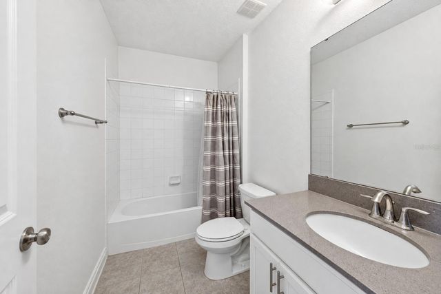 1302 ROYAL ST GEORGE BOULEVARD 1302, Davenport, FL 33896
