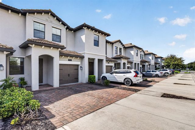 1302 ROYAL ST GEORGE BOULEVARD 1302, Davenport, FL 33896