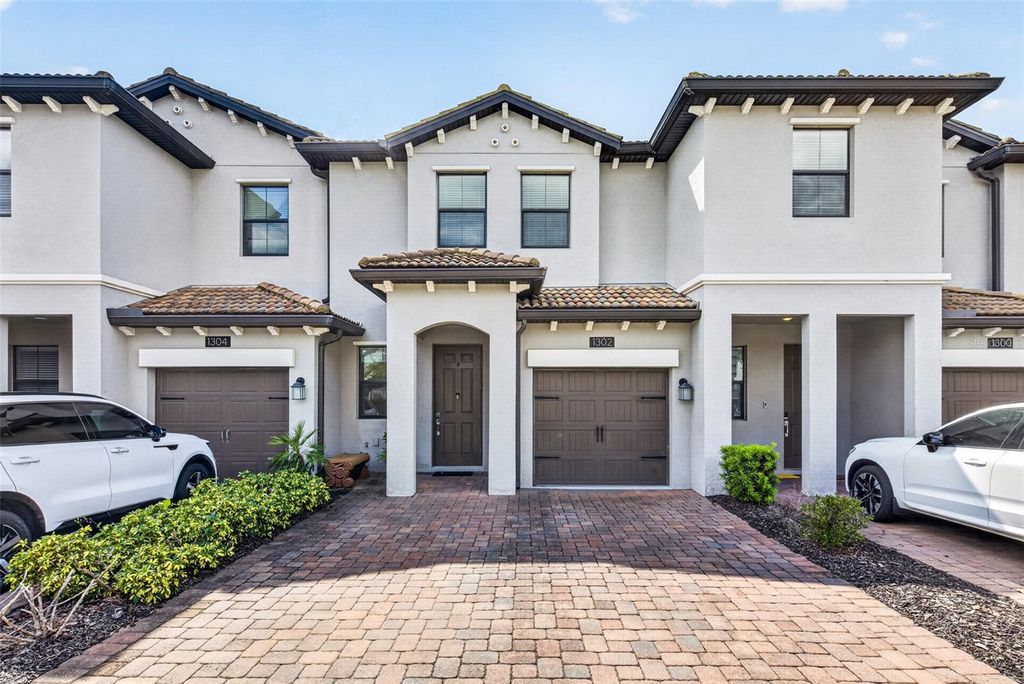 1302 ROYAL ST GEORGE BOULEVARD 1302, Davenport, FL 33896