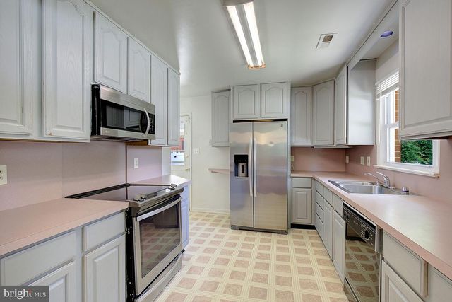 2546 HILLSIDE DR, Huntingtown, MD 20639
