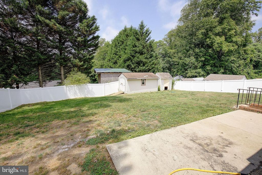 Image 18 of property listing at 2546 HILLSIDE DR, Huntingtown, MD 20639
