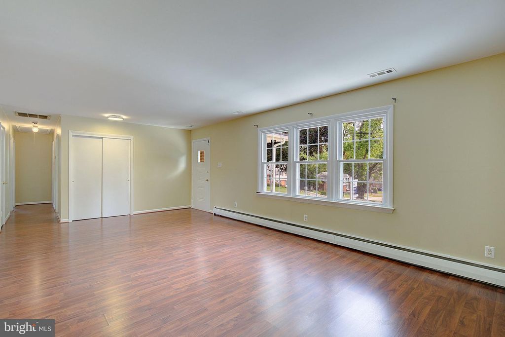 Image 5 of property listing at 2546 HILLSIDE DR, Huntingtown, MD 20639