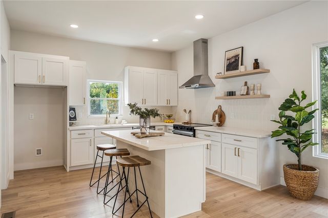 212 Colonels Road, Pendleton, SC 29670