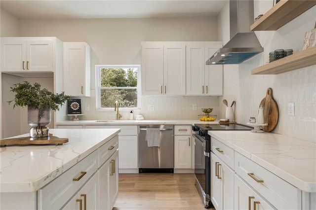 212 Colonels Road, Pendleton, SC 29670