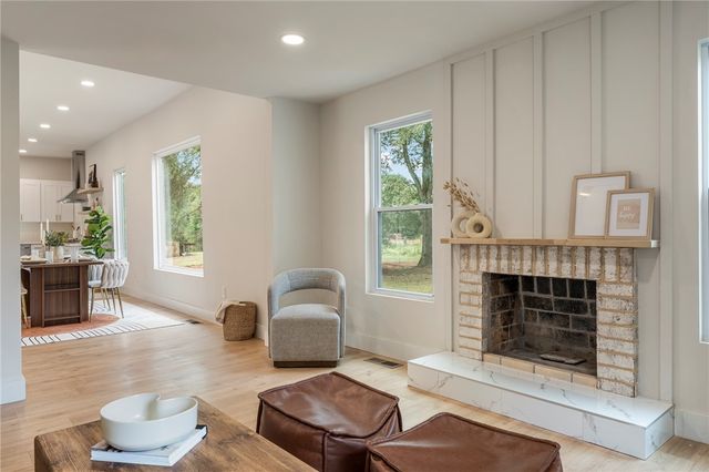 212 Colonels Road, Pendleton, SC 29670