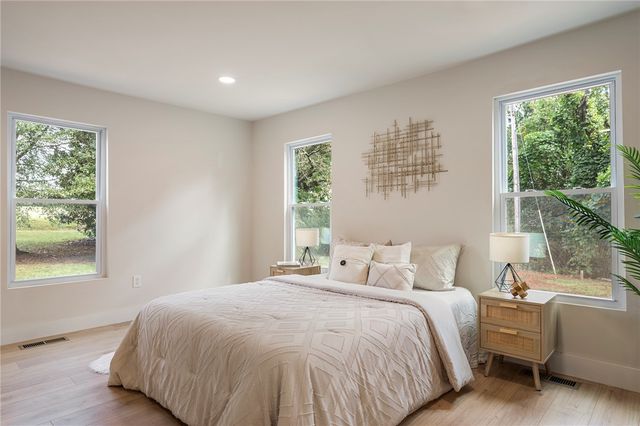 212 Colonels Road, Pendleton, SC 29670