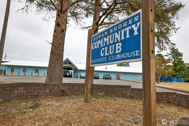 733 Wood Duck Avenue SE, Ocean Shores, WA 98569