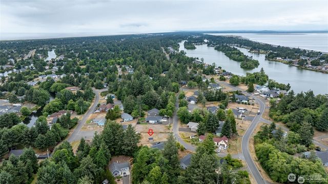 733 Wood Duck Avenue SE, Ocean Shores, WA 98569