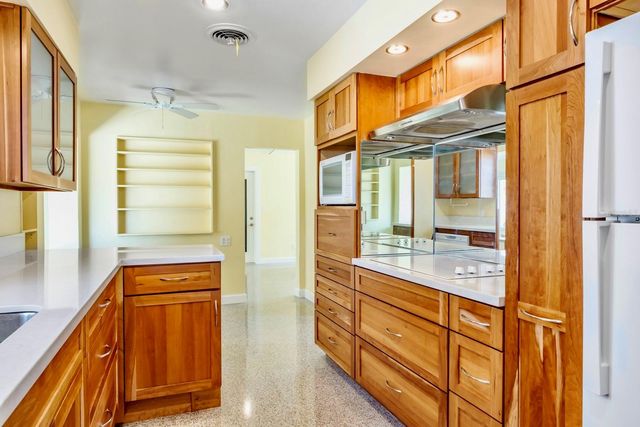 4550 PLAZA WAY, St Pete Beach, FL 33706