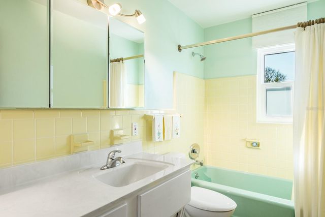 4550 PLAZA WAY, St Pete Beach, FL 33706