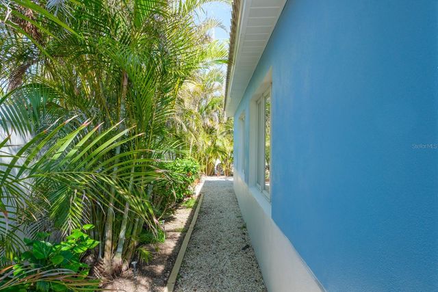 4550 PLAZA WAY, St Pete Beach, FL 33706