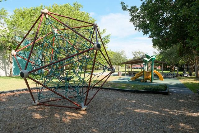 4550 PLAZA WAY, St Pete Beach, FL 33706