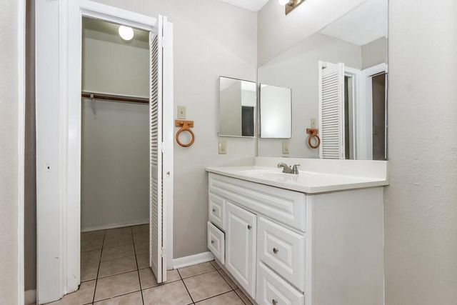10111 King Ranch Lane, Sugar Land, TX 77498