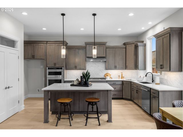 18118 Nw Anastasia Dr, Portland, OR 97229