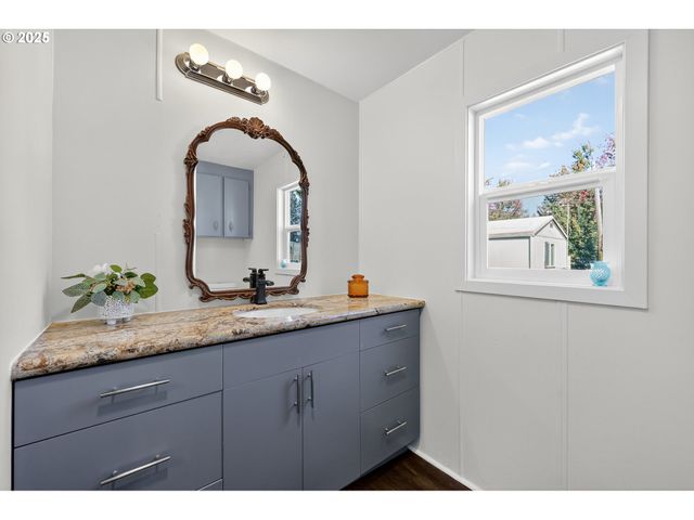 52238 TEAKWOOD Dr, Scappoose, OR 97056