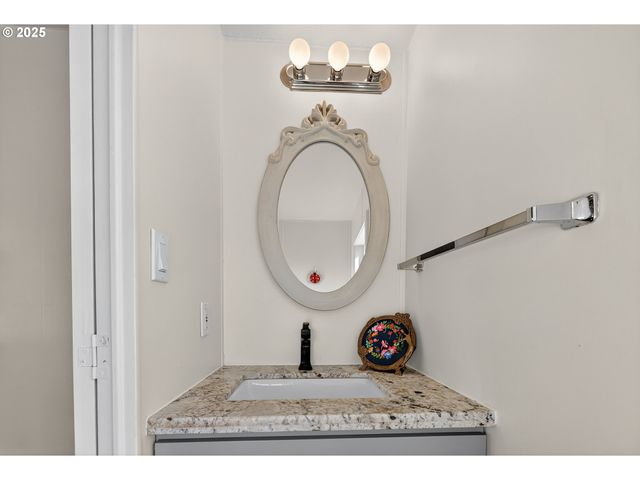 52238 TEAKWOOD Dr, Scappoose, OR 97056