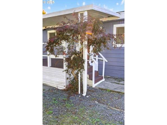 52238 TEAKWOOD Dr, Scappoose, OR 97056