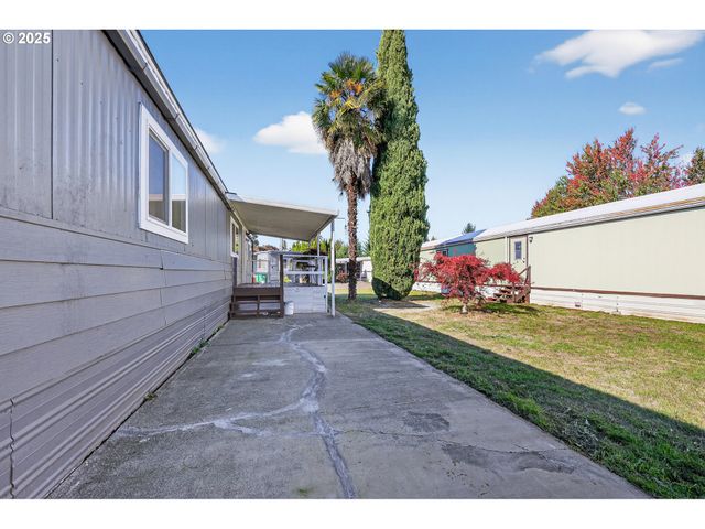 52238 TEAKWOOD Dr, Scappoose, OR 97056