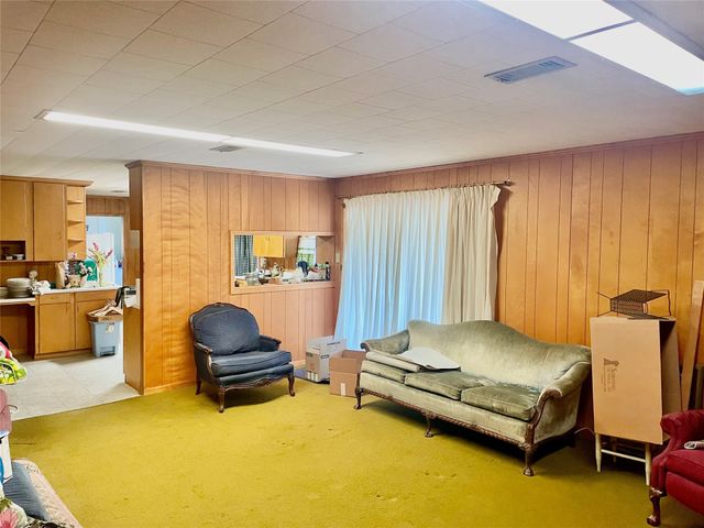 1306 E Central, Comanche, TX 76442