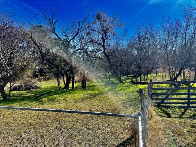 1306 E Central, Comanche, TX 76442