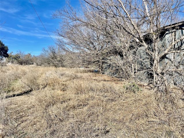 1306 E Central, Comanche, TX 76442