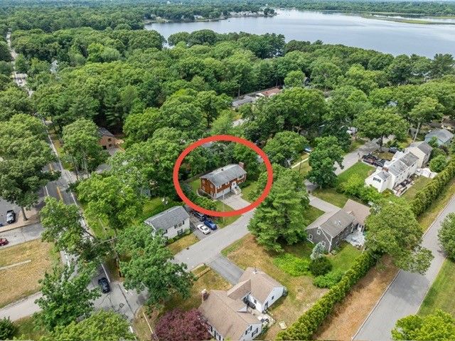 6 Acre Avenue, Barrington, RI 02806