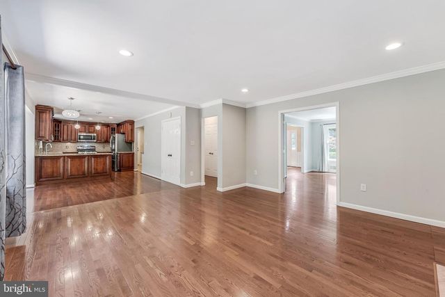 11618 HOLLY BRIAR LN, Great Falls, VA 22066