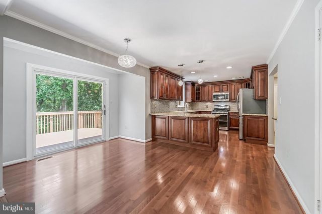 11618 HOLLY BRIAR LN, Great Falls, VA 22066