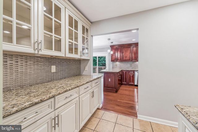 11618 HOLLY BRIAR LN, Great Falls, VA 22066