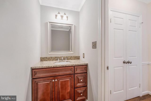 11618 HOLLY BRIAR LN, Great Falls, VA 22066