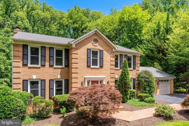 11618 HOLLY BRIAR LN, Great Falls, VA 22066