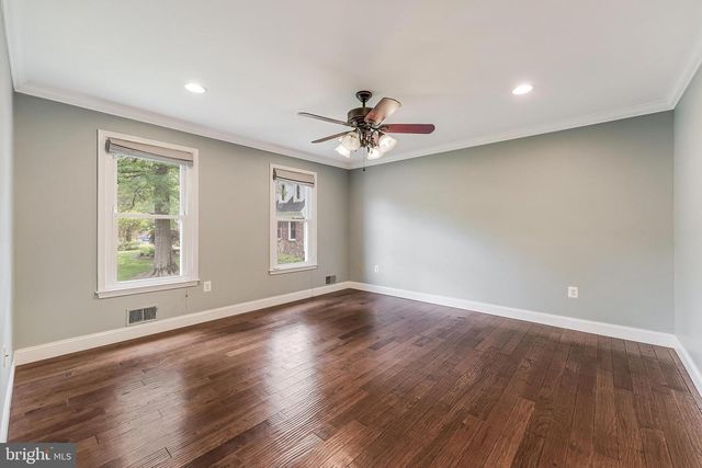 11618 HOLLY BRIAR LN, Great Falls, VA 22066