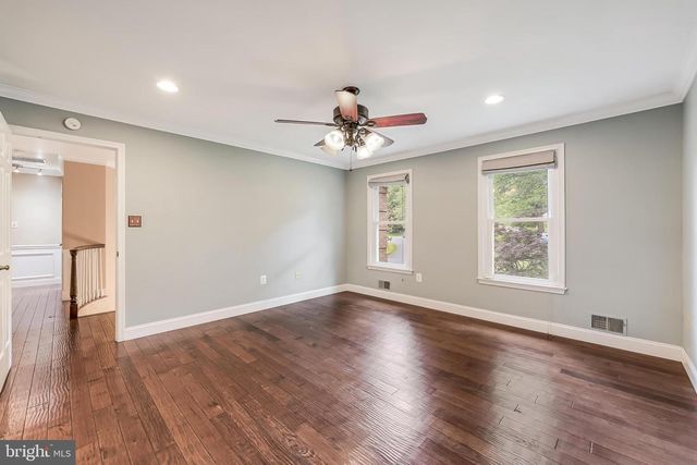 11618 HOLLY BRIAR LN, Great Falls, VA 22066