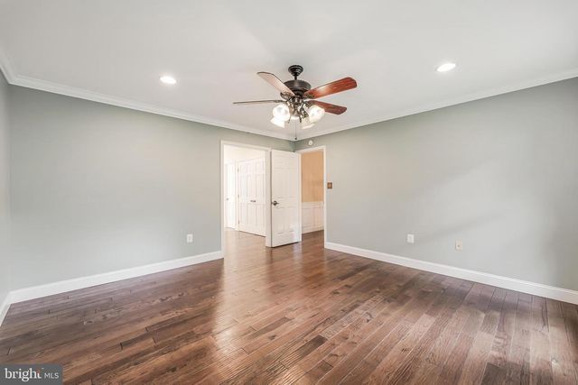 11618 HOLLY BRIAR LN, Great Falls, VA 22066