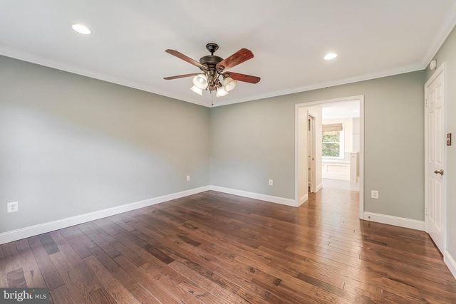 11618 HOLLY BRIAR LN, Great Falls, VA 22066