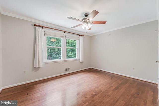 11618 HOLLY BRIAR LN, Great Falls, VA 22066