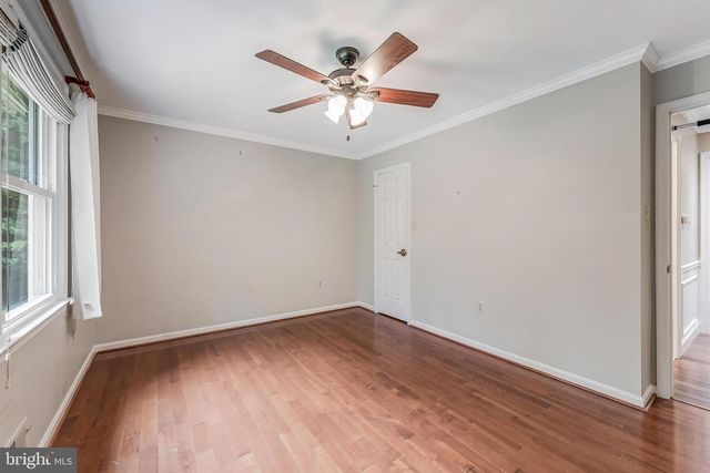 11618 HOLLY BRIAR LN, Great Falls, VA 22066