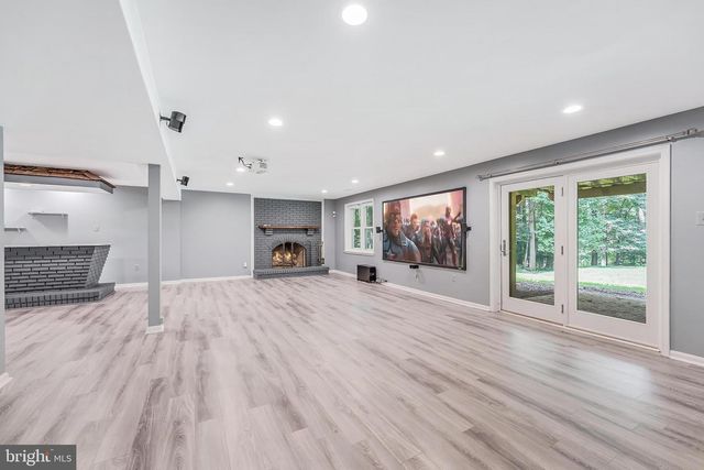 11618 HOLLY BRIAR LN, Great Falls, VA 22066