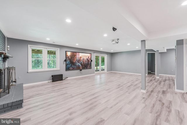 11618 HOLLY BRIAR LN, Great Falls, VA 22066